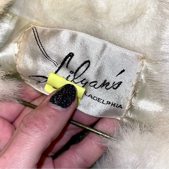 ᪥ Vintage Lilyan’s Philadelphia Sportowne Fur Coat ᪥ - Picture 4 of 12